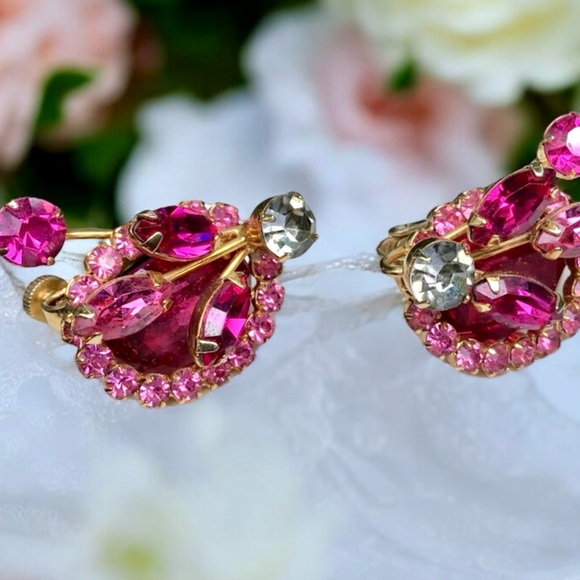🌺Vintage Vendome Rhinestone Earrings - Picture 9 of 14